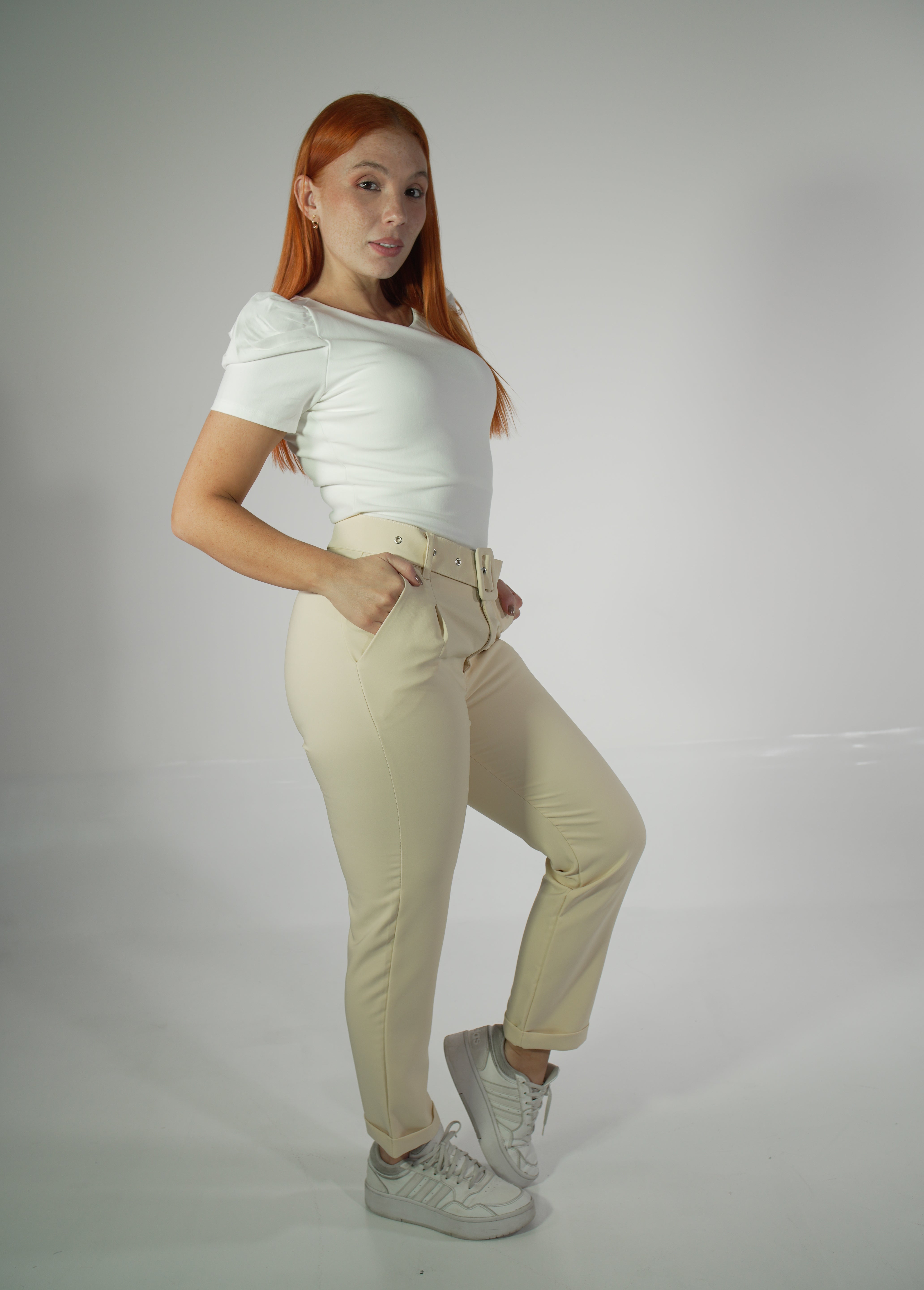 Pantalon Bota Recta Correa