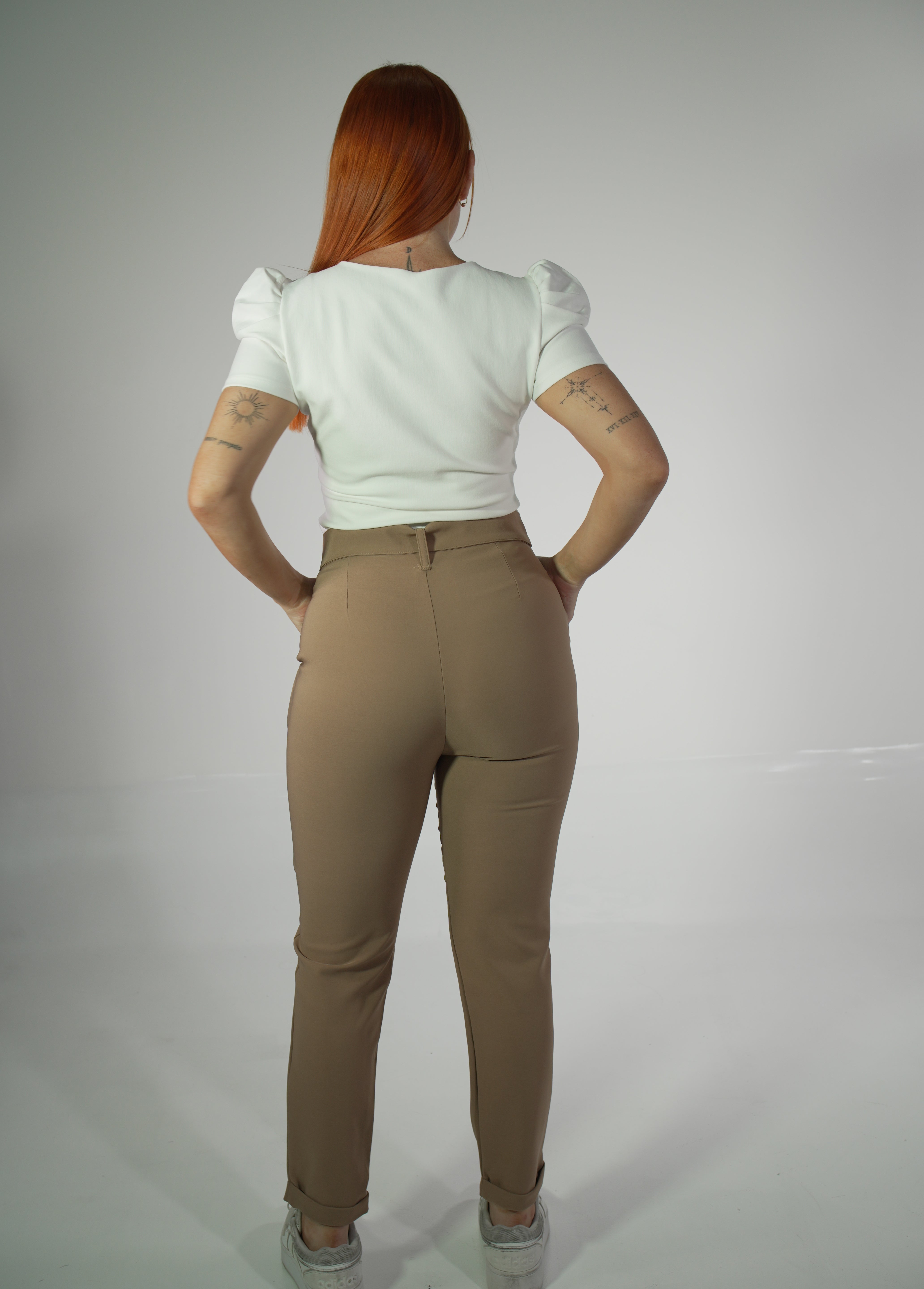 Pantalon Bota Recta Correa