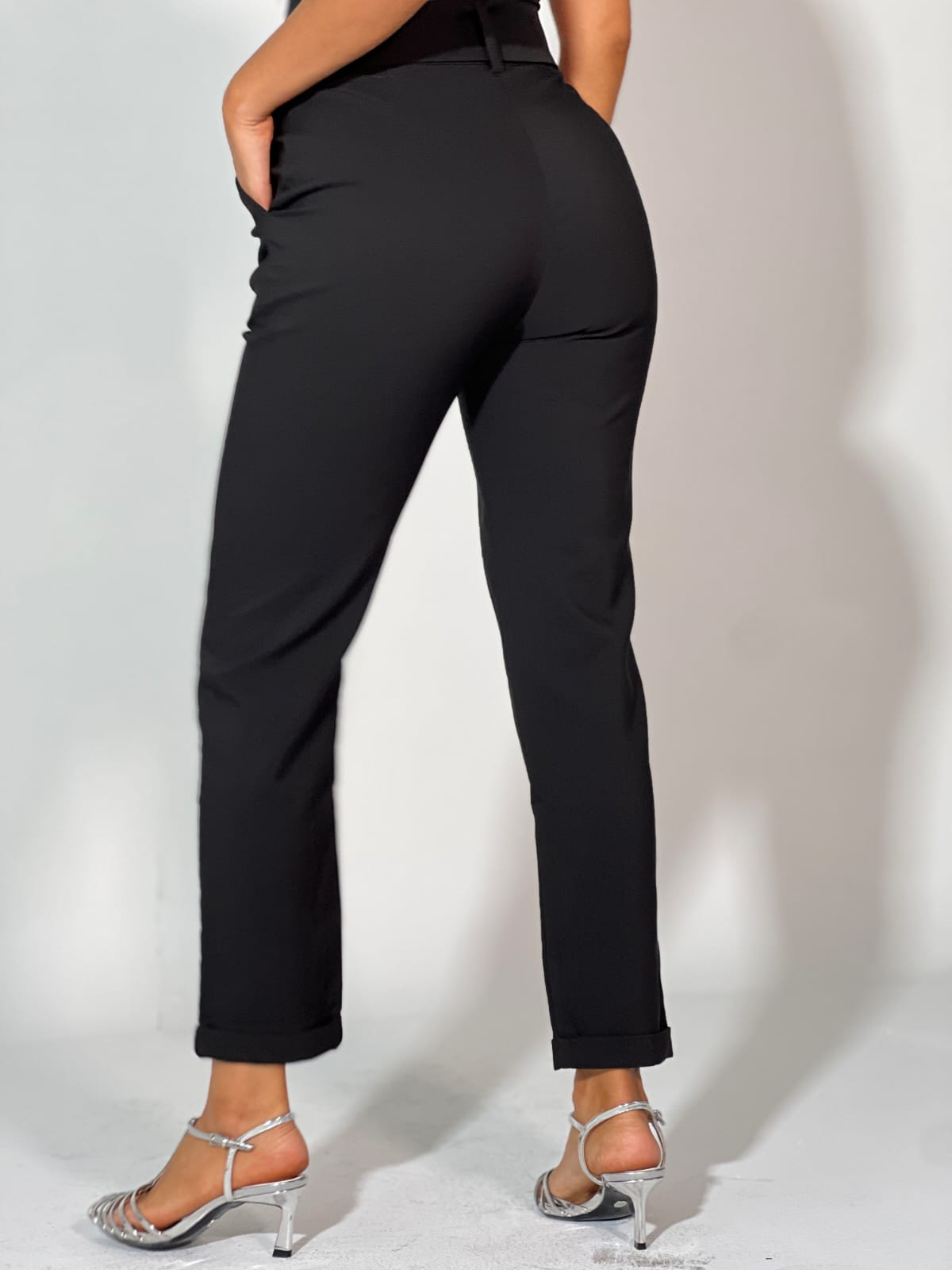Pantalon Bota Recta Correa