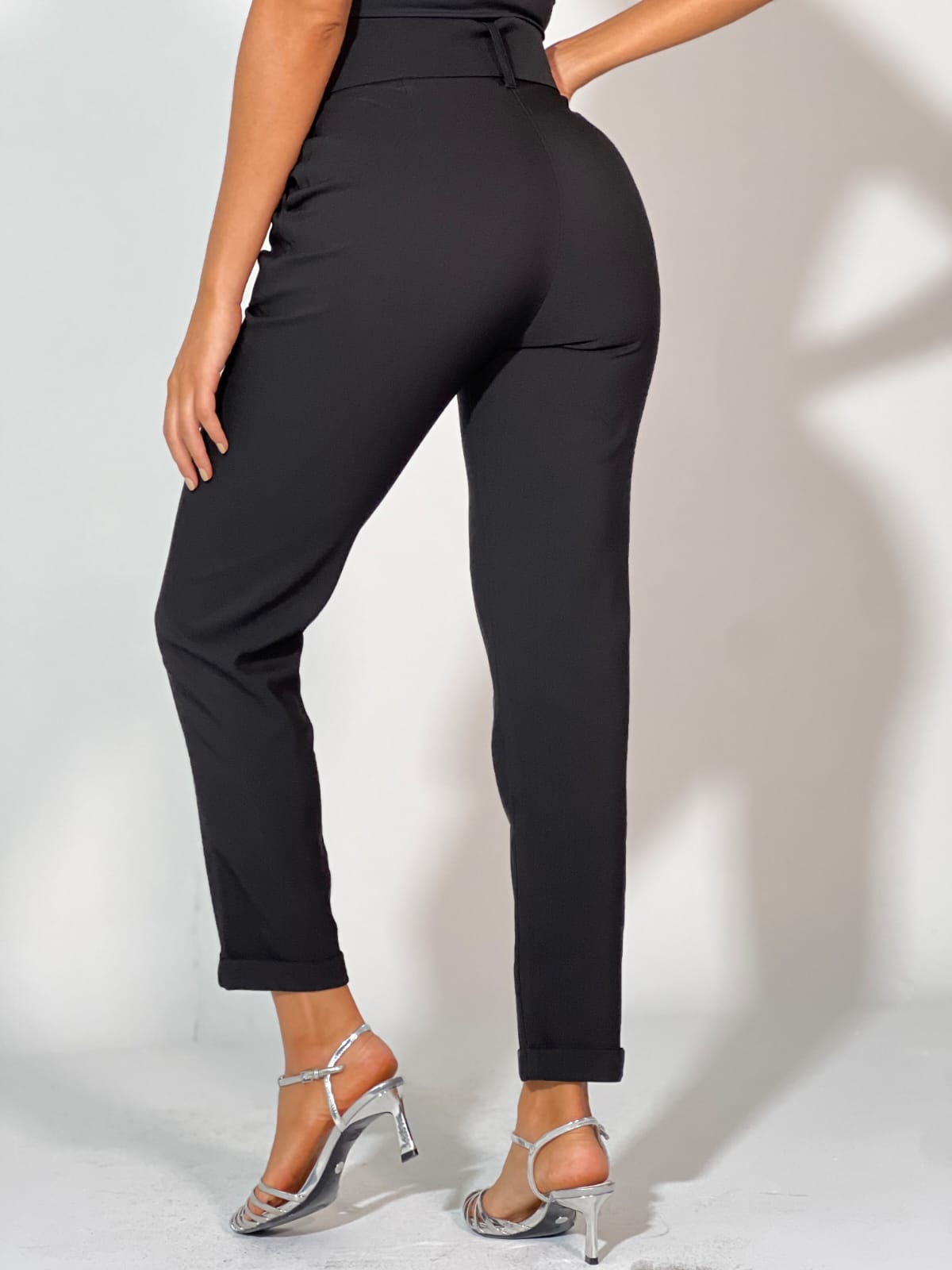 Pantalon Bota Recta Correa